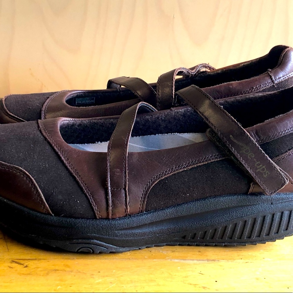 Skechers Shape Ups 24866 Womens Brown Leather Toning Walking Mary Jane Sneakers